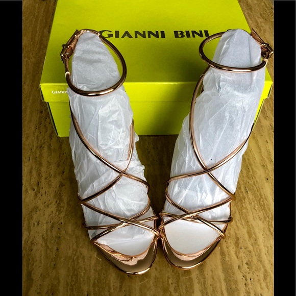 (SOLD)Gianni Bini Heels 4 Inch - Picture 5 of 8